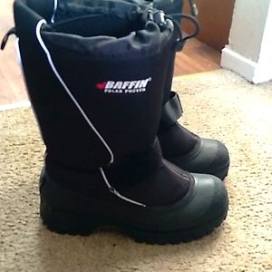 Mens Baffin winter tundra boots size 11
